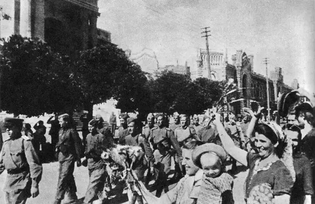 Один из десяти Сталинских ударов: Ясско-Кишинeвская операция. Освобождение Молдавии.