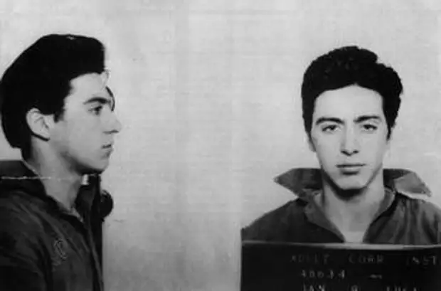 Аль Пачино, актер театра и кино (фильмы “Крестный Отец”, “Запах Женщины”, “Фрэнки и Джонни”). Арестован 9 января 1961 года – непристойное поведение