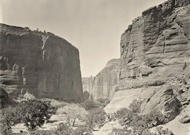 Начало Каньона де Шелли в Аризоне. Снято в 1873 году.