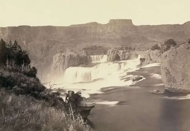 Водопады Шошоне, около современных Водопадов Близнецов, Айдахо. Снимок 1868 года.
