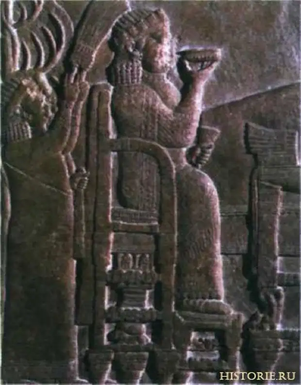 Ассирийская царица. Деталь барельефа дворца Ашшурбанипала в Ниневии. Около 645 г, до н. э.