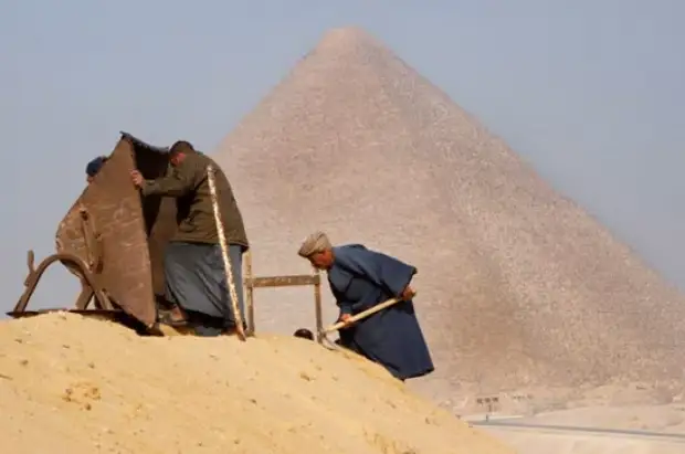 Археологи обнаружили в Египте 5600-летнюю гробницу