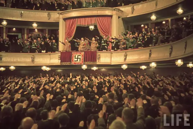 356 Жизнь Адольфа Гитлера в фотографиях