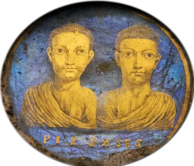 Как древние римляне рисовали золотом на донышках стеклянных стаканов