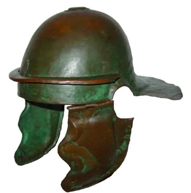 Римские имперские шлемы. Изменение веса шлема от его комплектации и отделки.