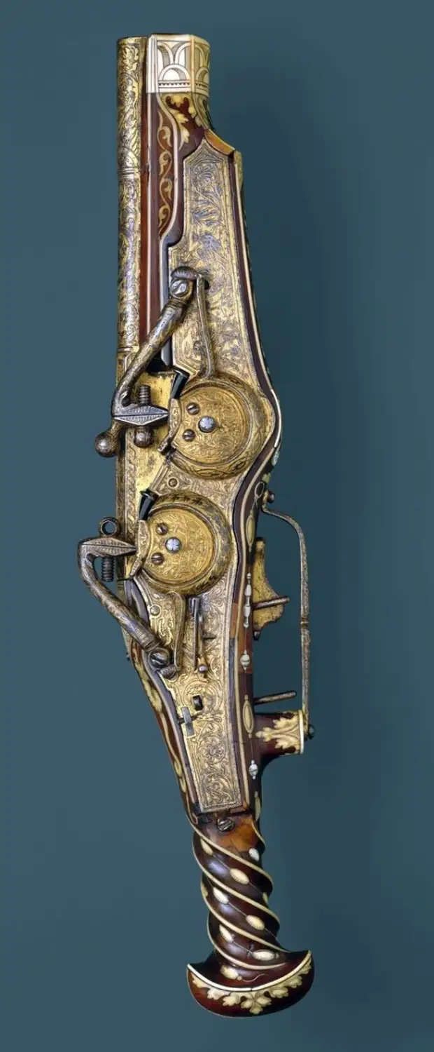 Двуствольный пистолет с колесцовым замком. Сделано для императора Карла V (правил 1519-56) Питер Пек (немецкий, Мюнхен, 1503-1596). искусство, огнестрел, оружие, старинное