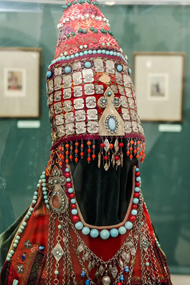 В Казанском кремле выставили шапку, которую, возможно, носила сама царица Сююмбике